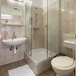 Hagyma Panzio 3* מאקו